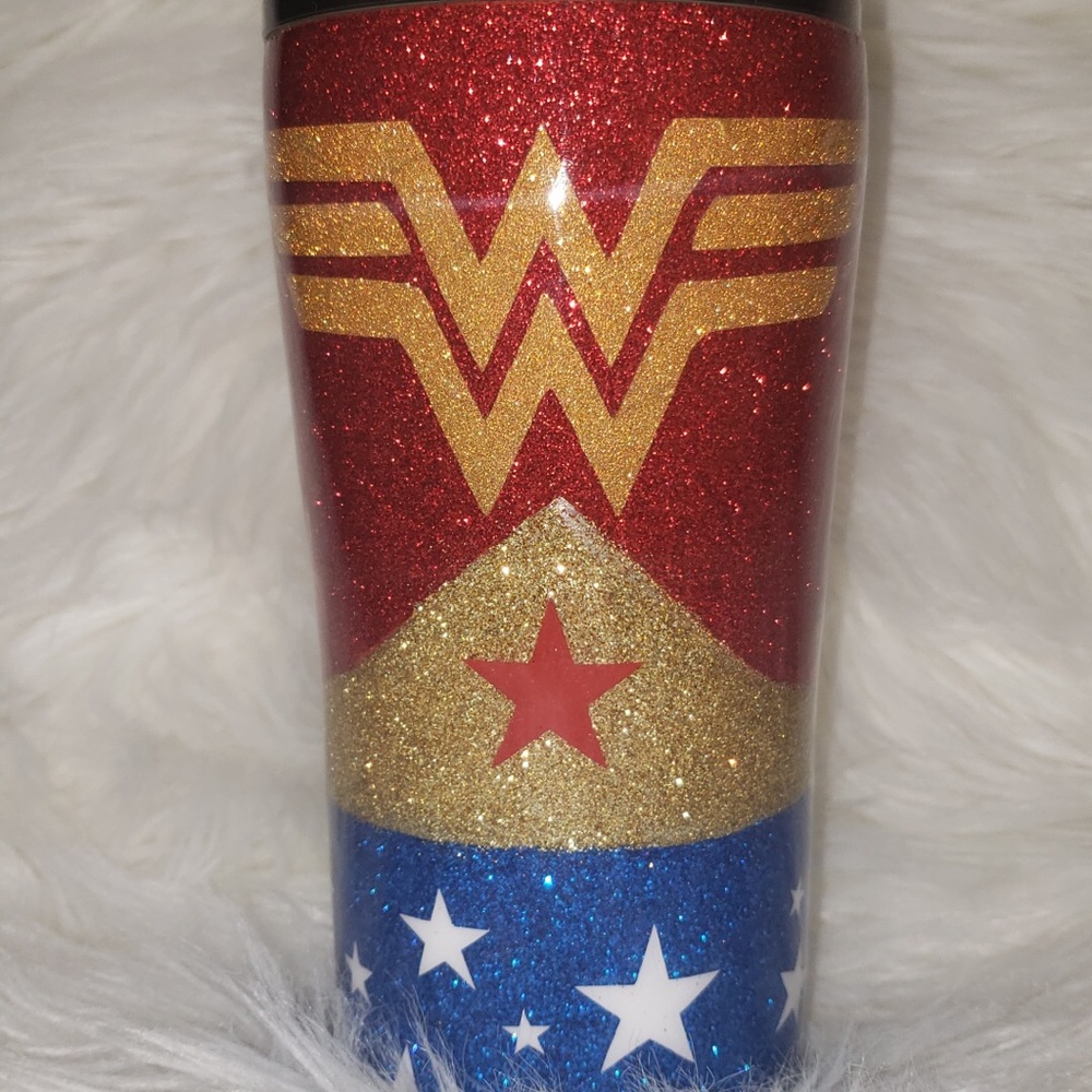 Wonder Woman tumbler - Picture 2 of 2
